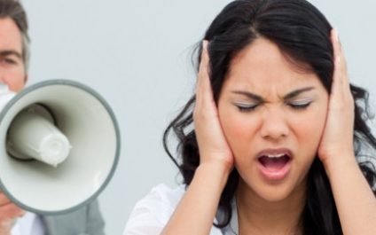 Diffuse negative online comments the right way