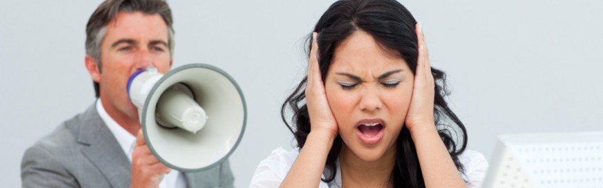 Diffuse negative online comments the right way